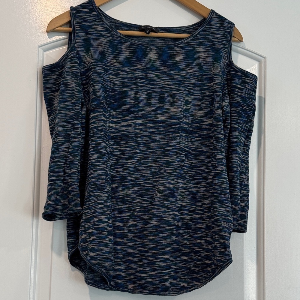 ⚫️The Limited Blue Abstract Print Cold-shoulder Top Size Medium